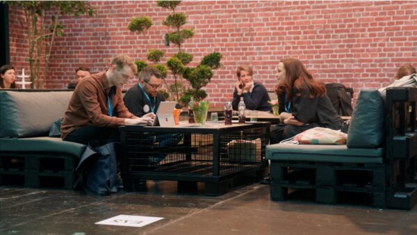 Gitterbox Lounge Tisch – Bild 2